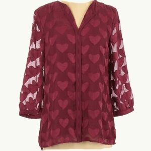 NWOT Truly Poppy splitneck 3/4 sleeve heart‎ blouse